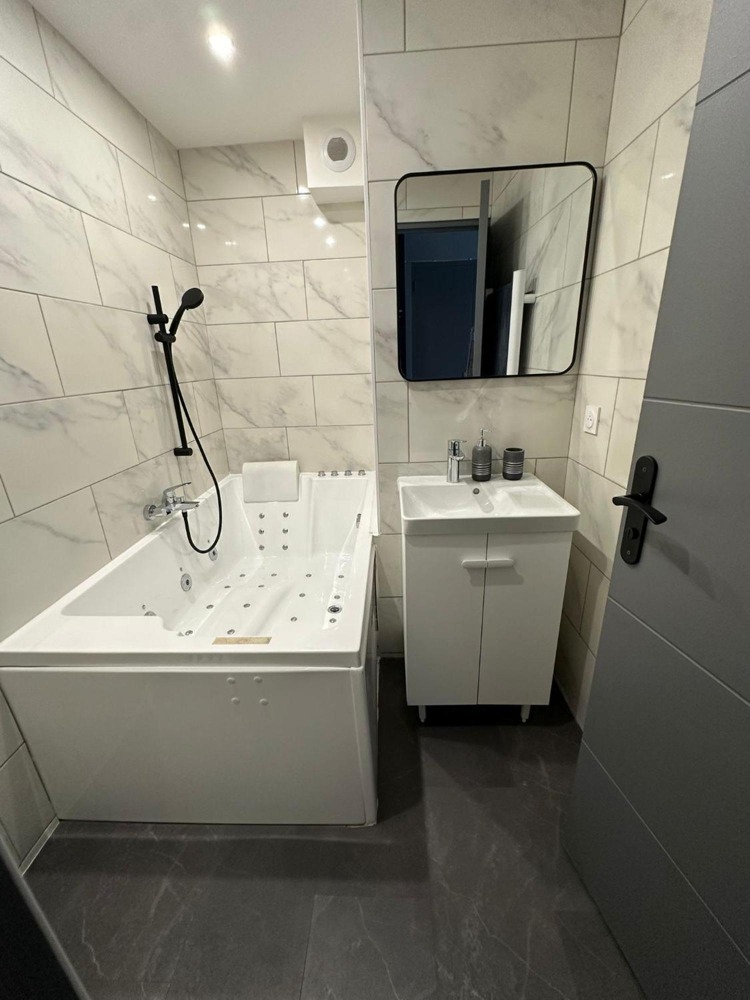 Studio Jaccuzzi A 2 Min Davignon Les Angles  Ngoại thất bức ảnh